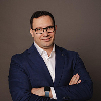 Максим Дементьев