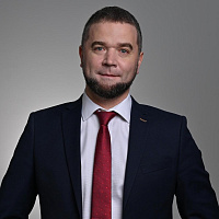 Александр Фаризанов