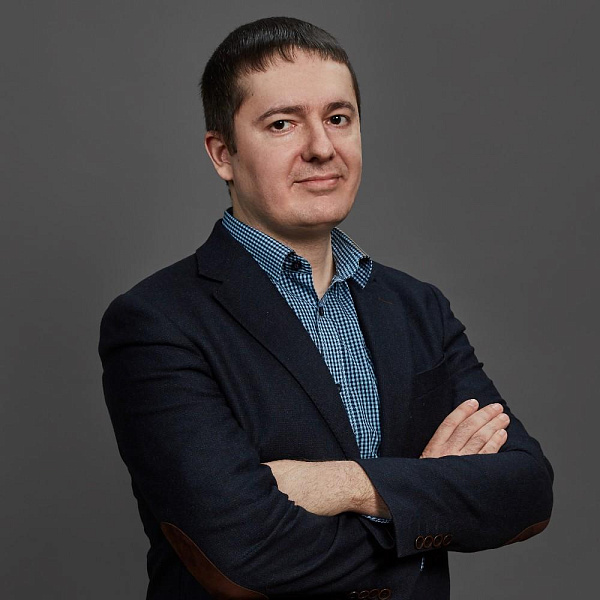 Руслан Сулейманов