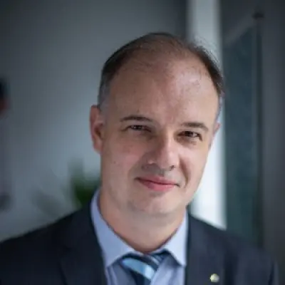 Олег Гиацинтов